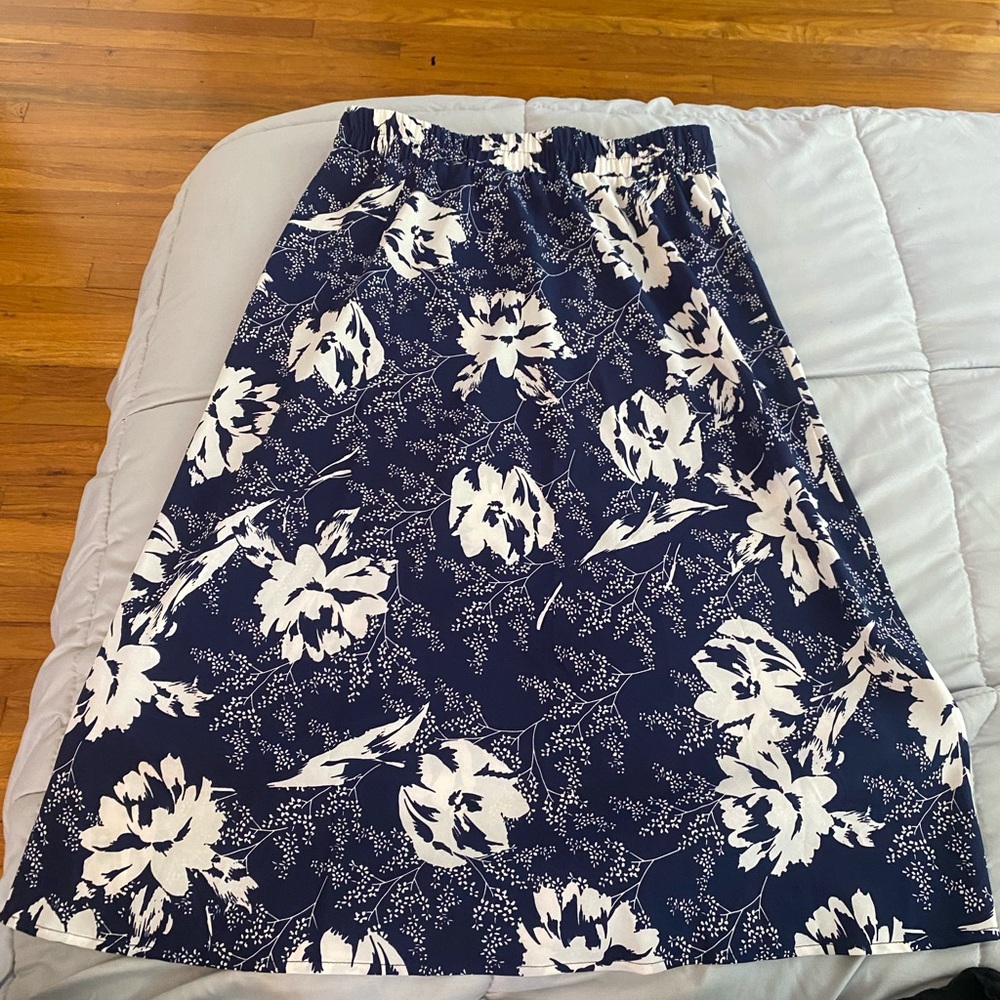 NWT Harper New York midi skirt